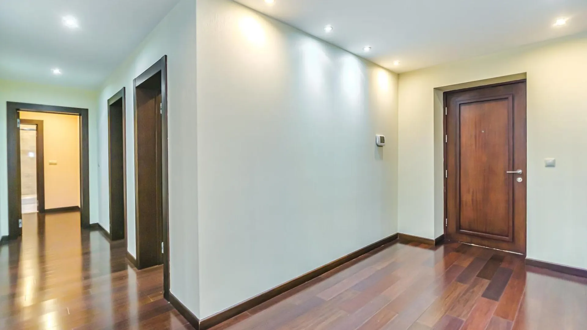 Ξενοδοχείο με διαμερίσματα Port Baku Residance Family Room 710 A