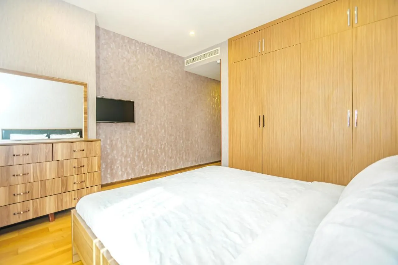 Ξενοδοχείο με διαμερίσματα Port Baku Residance Family Room 710 A