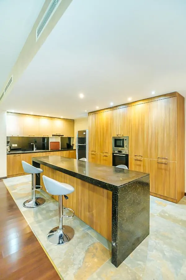 Ξενοδοχείο με διαμερίσματα Port Baku Residance Family Room 710 A